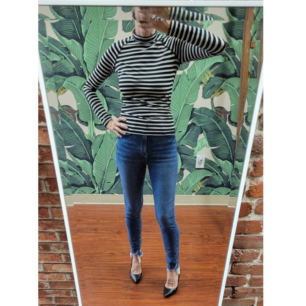 J Crew Long Sleeve Rash Guard in Black and White Stripe Long Sleeve 1/2 Zip